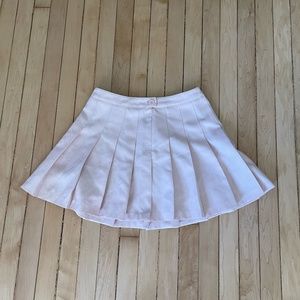 pleated skirt